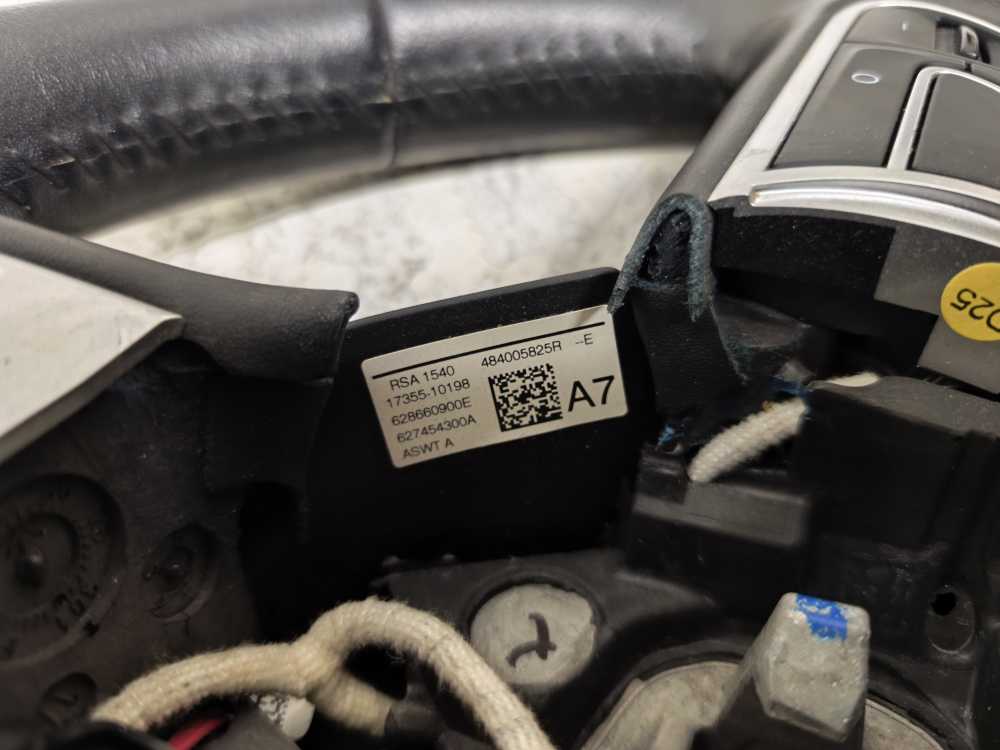 VOLANT RENAULT - Vue 3